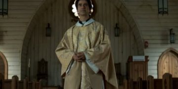 Review Midnight Mass: Ám ảnh cá nhân thành ác mộng đáng sợ